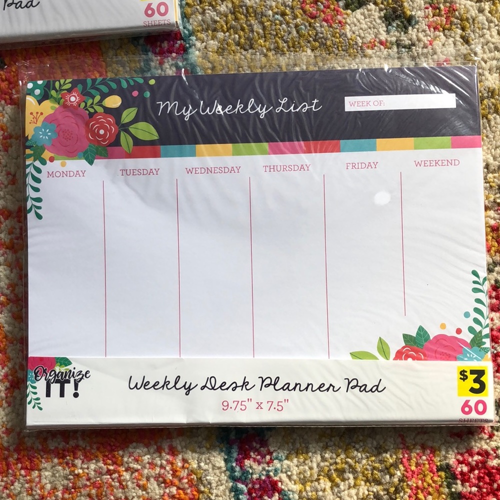 🧜🏼♀️3 for $15 item!🧜🏼♀️deskplannerpadssetof3 - Picture 4 of 4